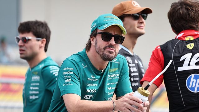 Fernando Alonso (Aston Martin) Aston Martinin paidassa Yhdysvaltain GP:n viikonloppuna Austinissa
