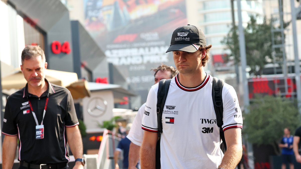 Colton Herta Cadillacin asussa Azerbaidžanin GP:n varikkoalueella