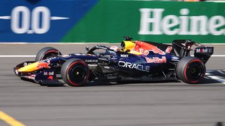Max Verstappenin Red Bull Racing -auto aika-ajossa