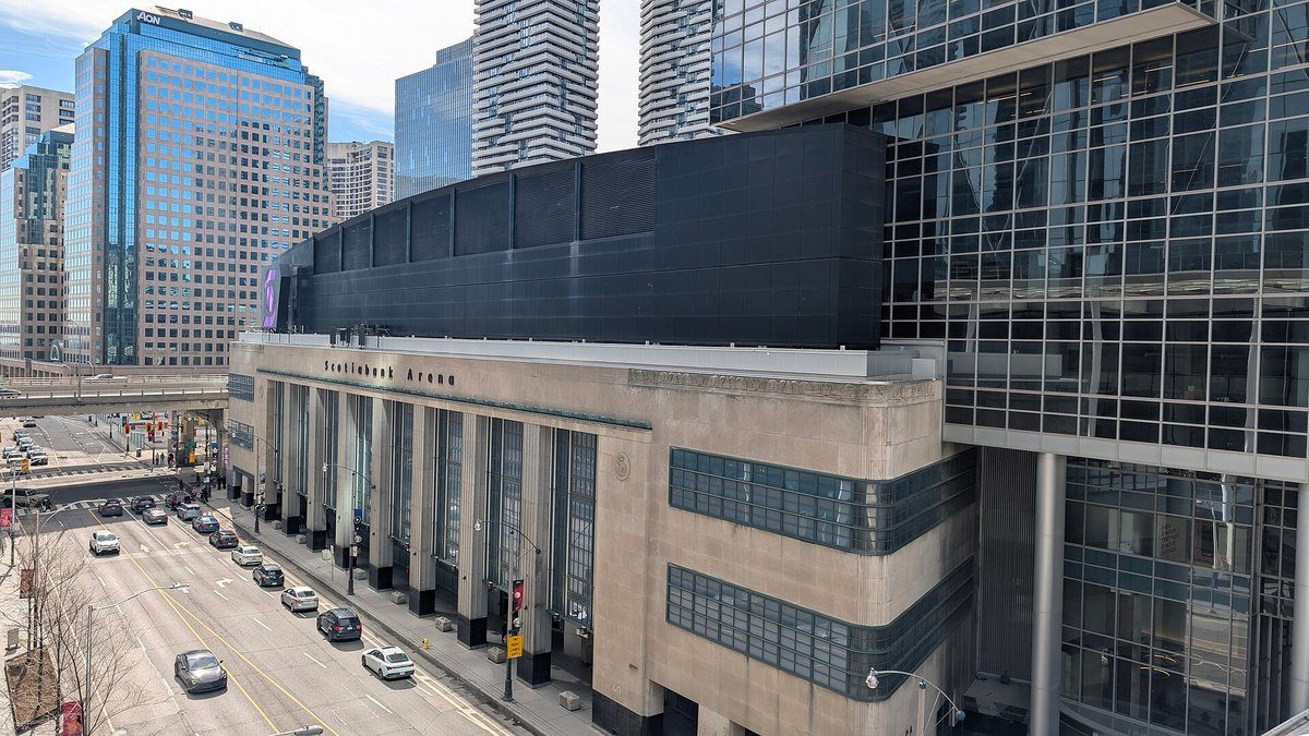 Toronto Maple Leafsin kotihalli Scotiabank Arena ulkoa