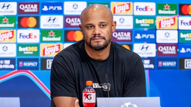 Päävalmentaja Vincent Kompany Bayern Münchenin lehdistötilaisuudessa Allianz Arenalla
