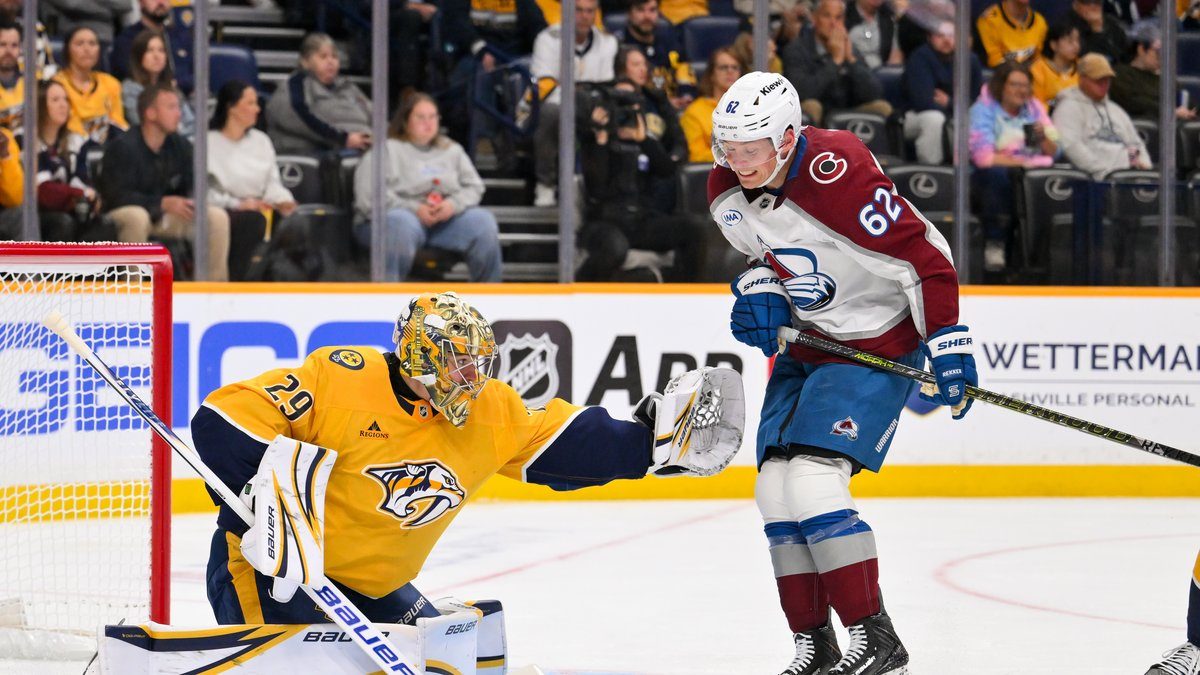 Artturi Lehkonen (Colorado Avalanche) Nashvillen maalin edessä, maalissa Justus Annunen