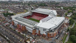 Liverpoolin kotistadion Anfield ilmasta kuvattuna