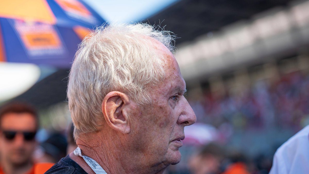 Helmut Marko MotoGP:n Itävallan GP:n lähtöruudukolla Spielbergissä syyskuussa 2026
