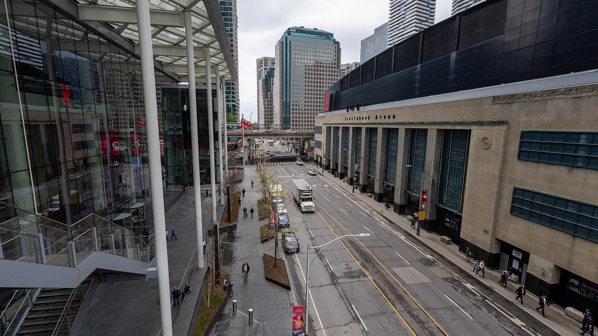 Toronto Maple Leafsin kotiareena Scotiabank Arena Bay Streetin varrella Torontossa